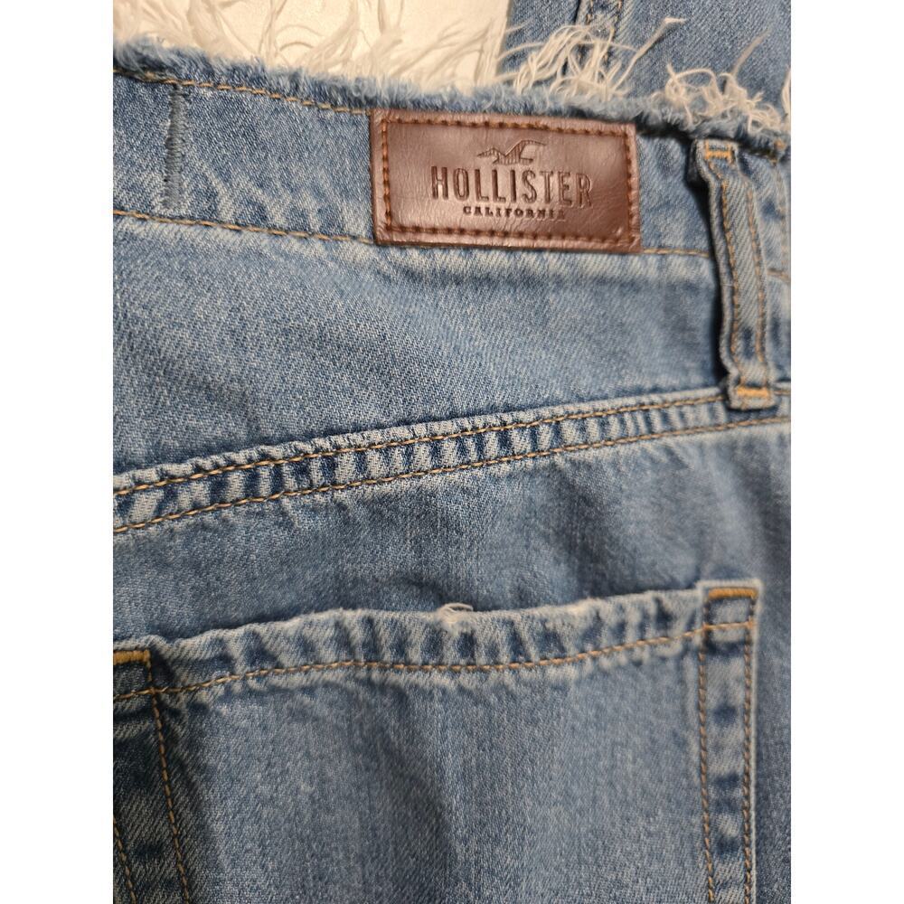 Hollister Women’s Ultra High-Rise Dad Jeans Raw Hem Light Wash - Picture 9 of 10